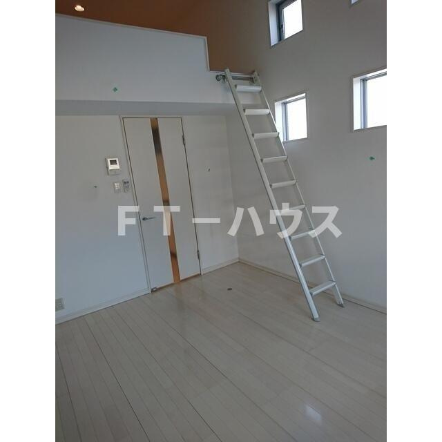 コンパートメントハウス検見川の居間・リビング