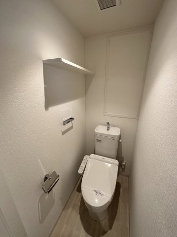 荒川区西日暮里６丁目の賃貸マンションのトイレ
