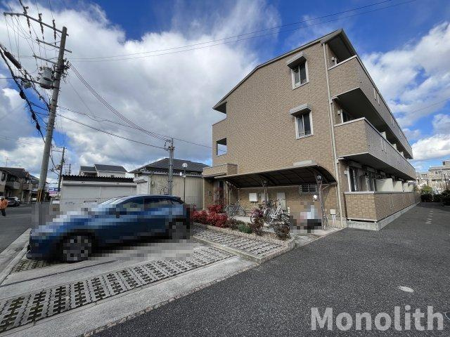 サウスメゾン秋桜の駐車場