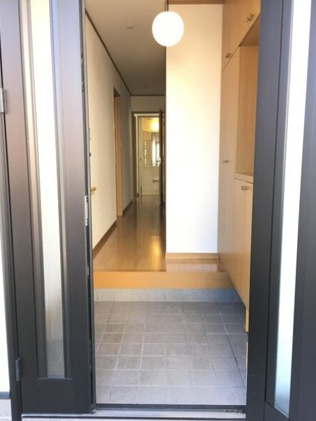瀬川貸家の玄関