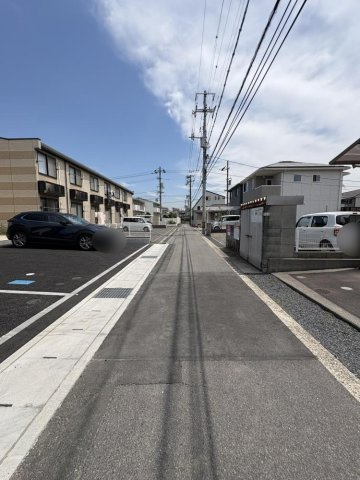 草戸町４丁目1号棟の前面道路含む現地写真|【南東側公道】