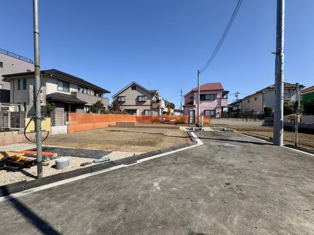 戸建 東久留米市下里１丁目の前面道路含む現地写真