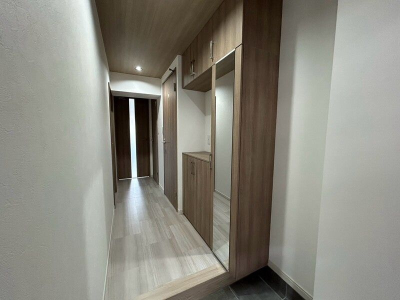 福岡市中央区大名２丁目の賃貸マンションの玄関