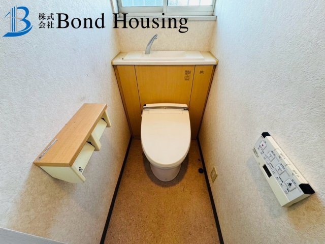 サンルーフ付　土地42坪以上　明石市東朝霧丘　中古戸建のトイレ