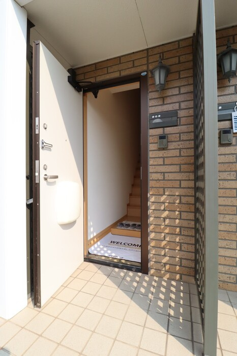 エスポワールえなみ　A棟の玄関