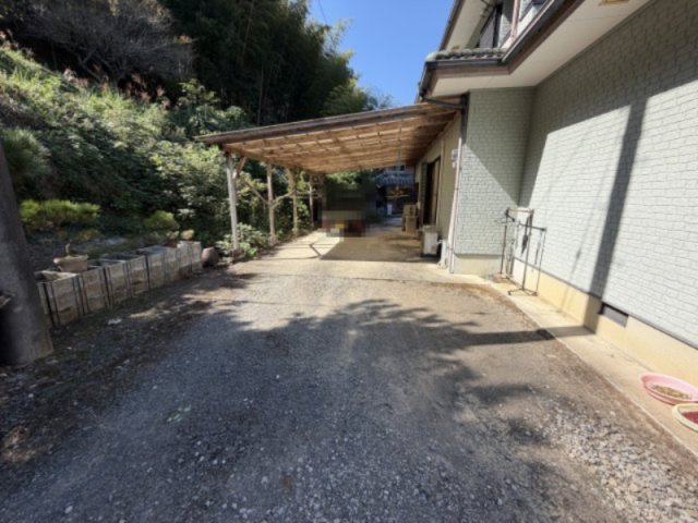 天草市志柿町 中古戸建の駐車場