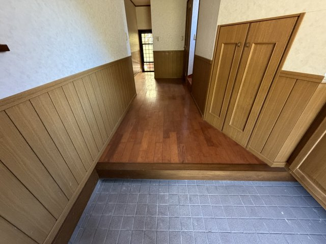 天草市志柿町 中古戸建の玄関
