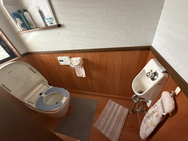 天草市志柿町 中古戸建のトイレ