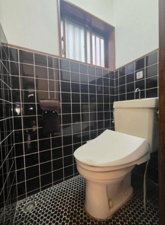 交北1丁目　中古一戸建てのトイレ|■物件内覧・資金計画相談・住宅ローン相談、リフォーム相談、お問合せ受付中■
※当日・翌日のご内覧、ご相談はお電話でのお問合せがスムーズです！