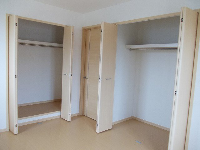 明るい色調の室内です