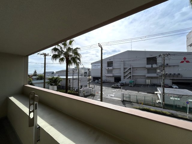 ８０㎡超のワイドタイプなペット可マンション！ゴミは年中無休で出し放題！室内にある家具・エアコン１台はプレゼントでこの世界観のままお引き渡しです！『ライオンズマンションセントワーフ横濱』リノベーションの展望