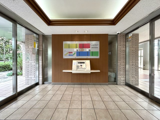 ８０㎡超のワイドタイプなペット可マンション！ゴミは年中無休で出し放題！室内にある家具・エアコン１台はプレゼントでこの世界観のままお引き渡しです！『ライオンズマンションセントワーフ横濱』リノベーション