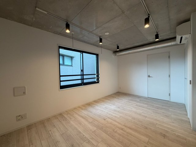【寝室】