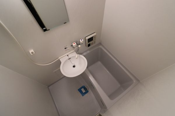 福岡市博多区博多駅南１丁目のアパートの浴室