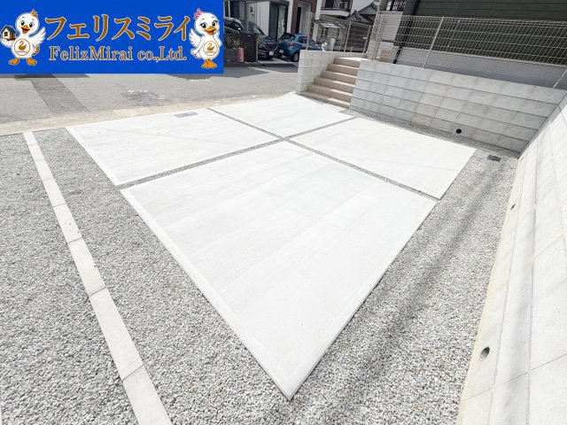 Terrechez 加古川市野口町北野12期の駐車場