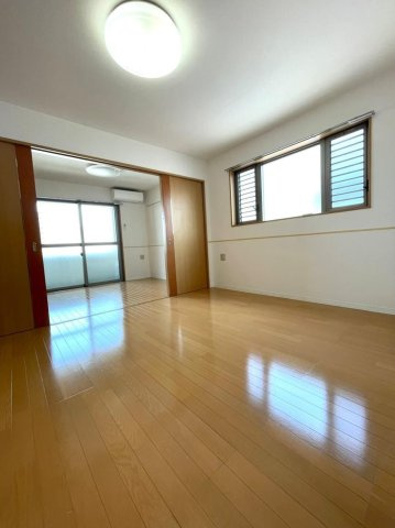 ライズ平成東参番館の居間・リビング