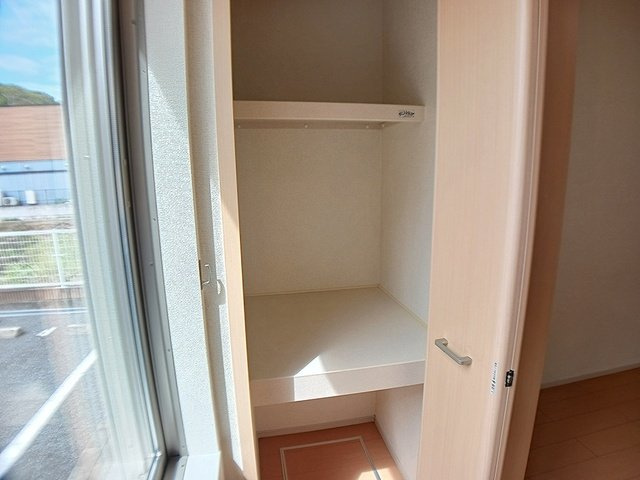 フィオーレ西庄Ａの収納