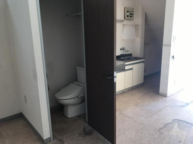 頼住店舗の内装