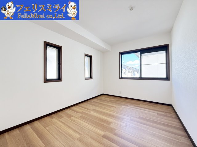 加古川市加古川町中津　中古戸建の洋室