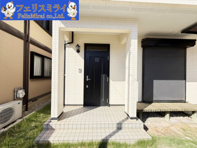 加古川市加古川町中津　中古戸建の玄関