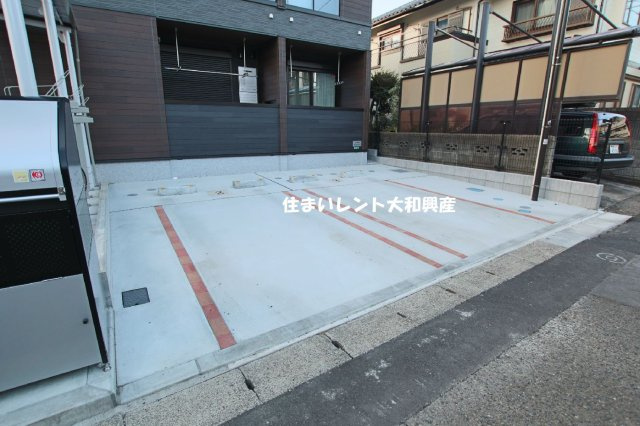 アヴァロンの駐車場