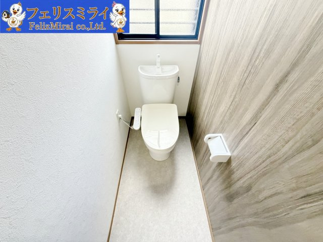 加古川市加古川町木村　中古戸建のトイレ
