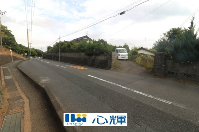 【前面道路含む現地写真】 | 山陽小野田市大字小野田 中古住宅・土地（約685坪）／6DK・2階建／農地有り