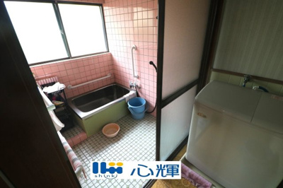 【浴室】 | 山陽小野田市大字小野田 中古住宅・土地（約315坪）／6DK・2階建
