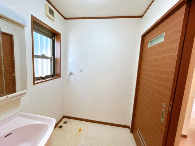仲介手数料不要　カチタス菊陽町花立2丁目　戸建て【武蔵ヶ丘北小・武蔵ヶ丘中】の独立洗面台|洗面脱衣所