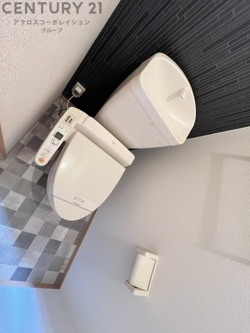 温水洗浄便座付きのトイレです♪