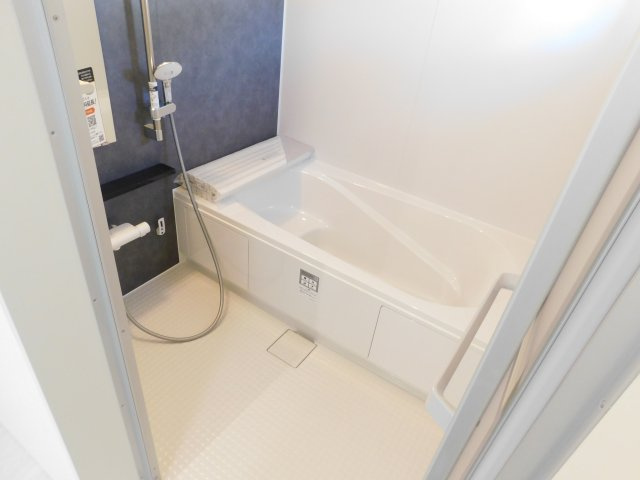 名古屋市緑区旭出３丁目の新築一戸建の浴室|◇浴室◇　　システムバス（ＬＩＸＩＬ）・浴室暖房乾燥機・保温浴槽・エコベンチ浴槽・追い焚き機能・スライドバーシャワー・キレイサーモフロア・オートバス・バリアフリーバス・浴室窓あり
