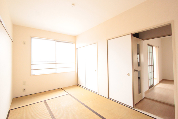 レジデンス新町Aの居間・リビング