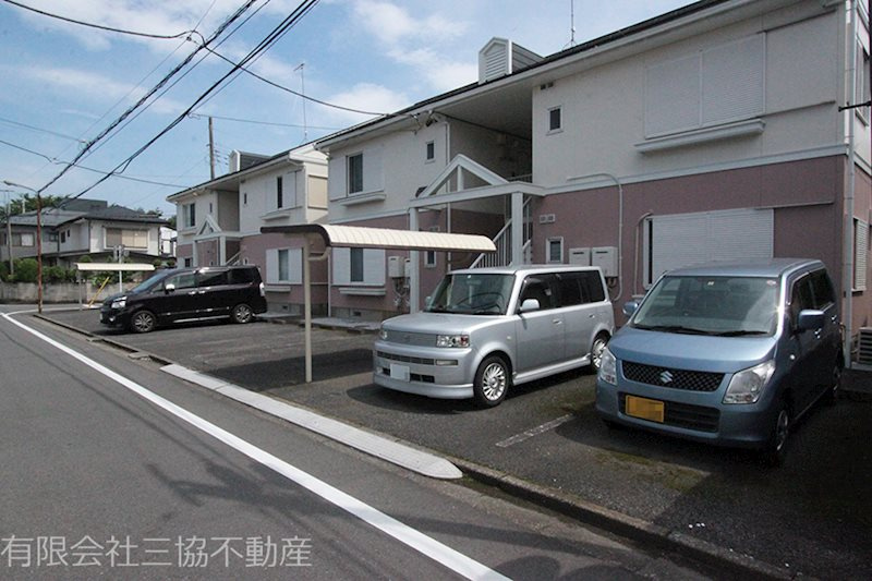 レジデンス新町Aの外観|敷地内駐車場1台分付き