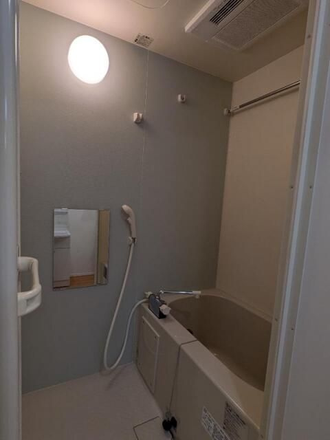 クレイス町田の浴室
