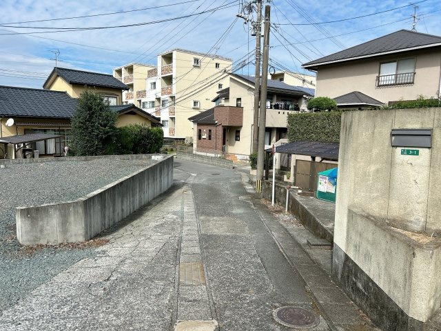 仲介手数料不要　カチタス菊陽町花立2丁目　戸建て【武蔵ヶ丘北小・武蔵ヶ丘中】の前面道路含む現地写真|前面道路