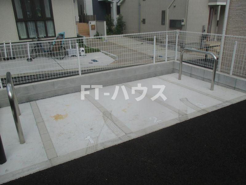 リブリ・上山町の駐車場