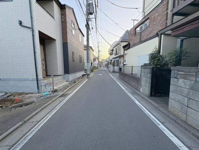 ふじみ野市上福岡４丁目の新築一戸建の前面道路含む現地写真|北西側4m公道です。