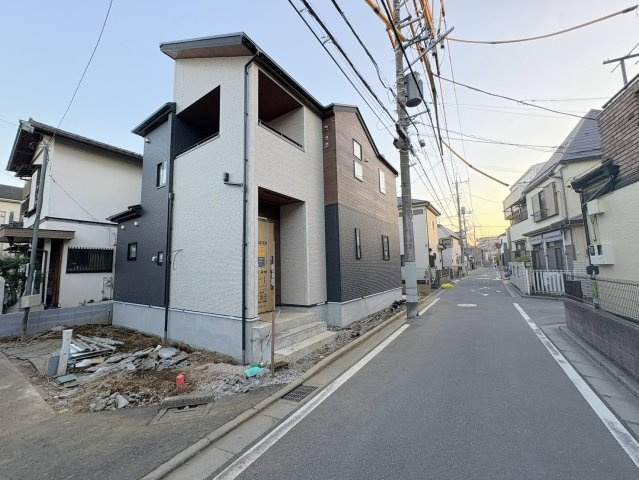ふじみ野市上福岡４丁目の新築一戸建の前面道路含む現地写真