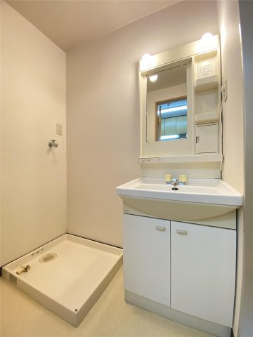 フォレストハイム新屋敷の洗面所