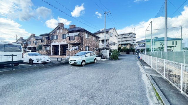 シンフォニエッタの駐車場