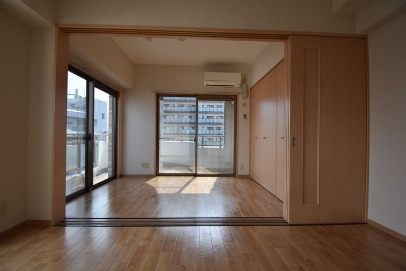 福岡市中央区大名１丁目の賃貸マンションの居間・リビング