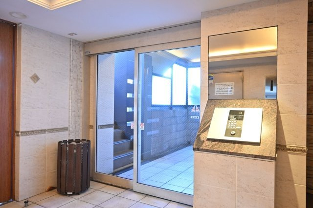 フェニックス荻窪弐番館のエントランス|毎日通るエントランスはこのようになっています