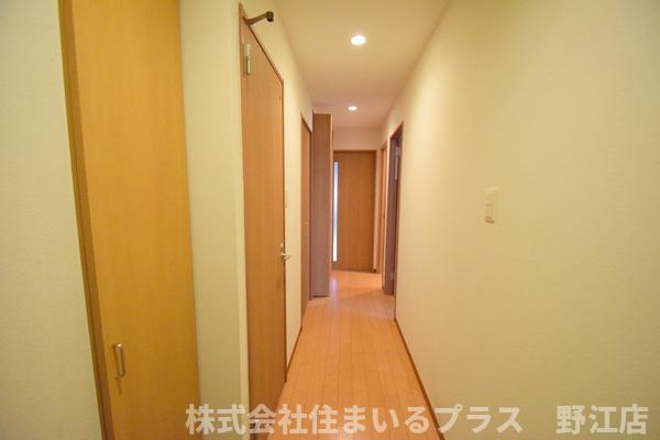 ラフォーレ放出の玄関