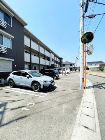 グランツの駐車場