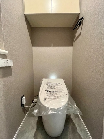 ファーニッシュド・アパートメント広尾17(東京エリア)のトイレ|コンパクトで使いやすいトイレです