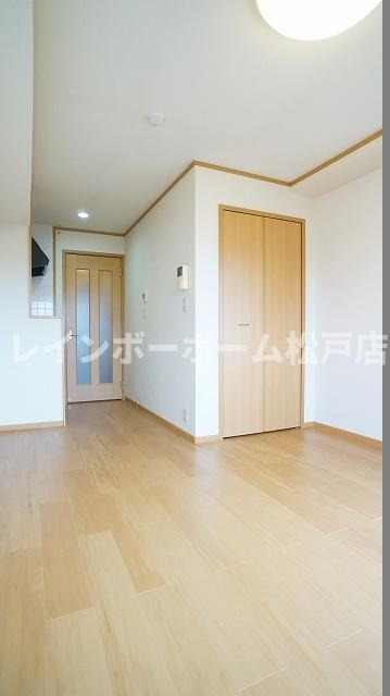 パストラル【非対面対応】接客・申込・契約オンライン！LINE×相談可！の内装|明るい色調の室内です