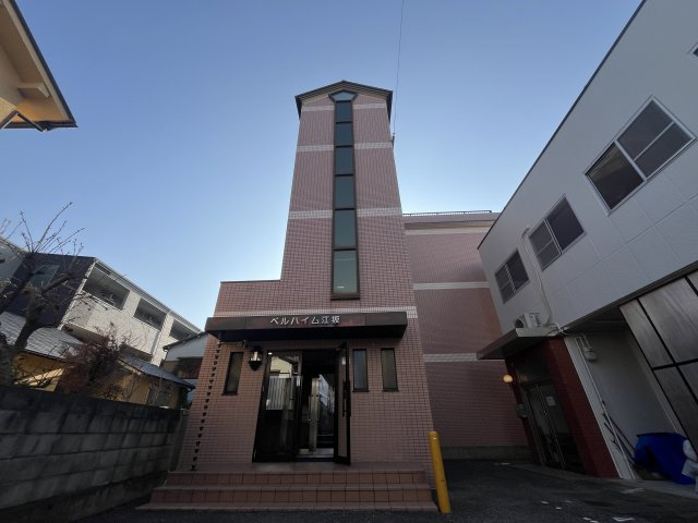 ベルハイム江坂のエントランス