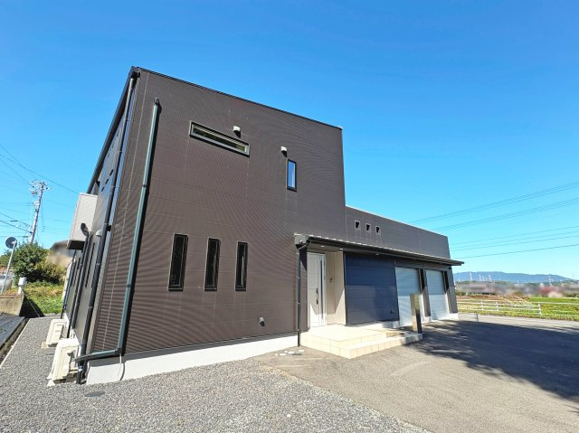 【外観】 | 桑名市大字赤尾　住居付店舗事務所 | オール電化仕様の３ＬＤＫ住居＋店舗事務所＋屋内車庫（作業所）