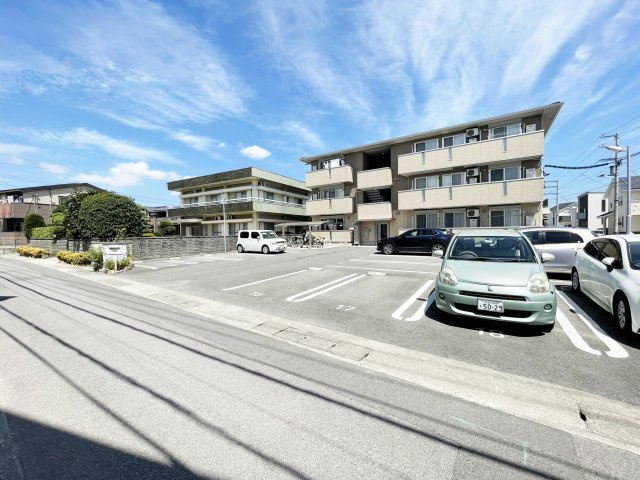 シエルコートの駐車場