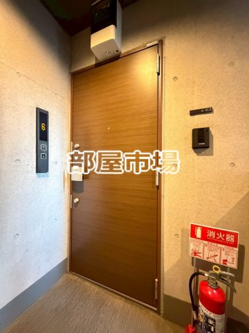 ウィステリア日本橋馬喰町の玄関